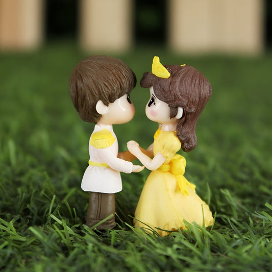 Cute Wedding Dress Couple Miniature - Cake Topper, Gift & Decor - COZY GARDEN